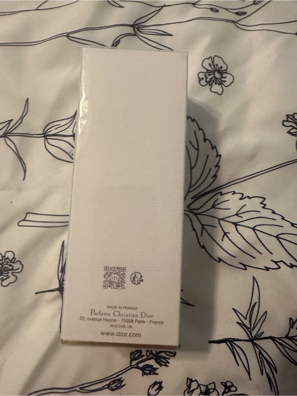 Dior Jadore Boxed Natural Spray — White & Gold Accents - Picture 2 of 4